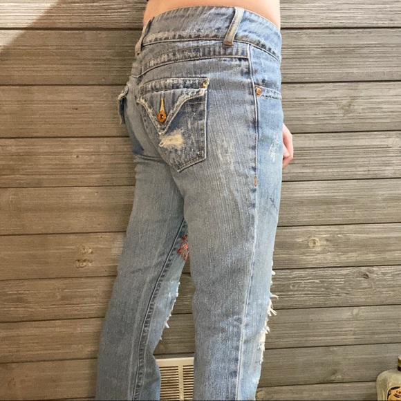 Squeeze Jeans | Flower embroidered | Flared | Rips - Picture 3 of 4